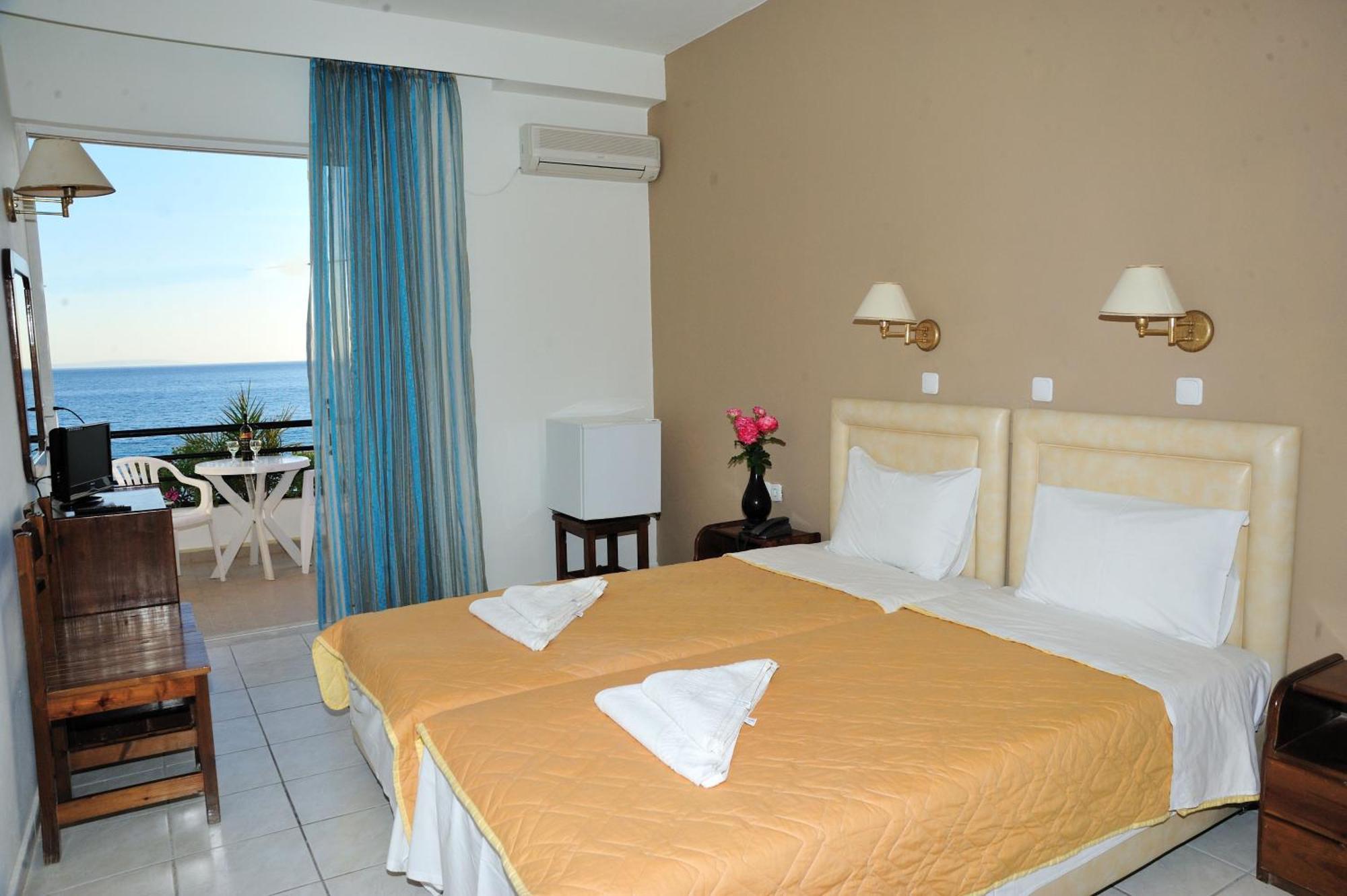 Creta Mare Hotel Plakias Bagian luar foto