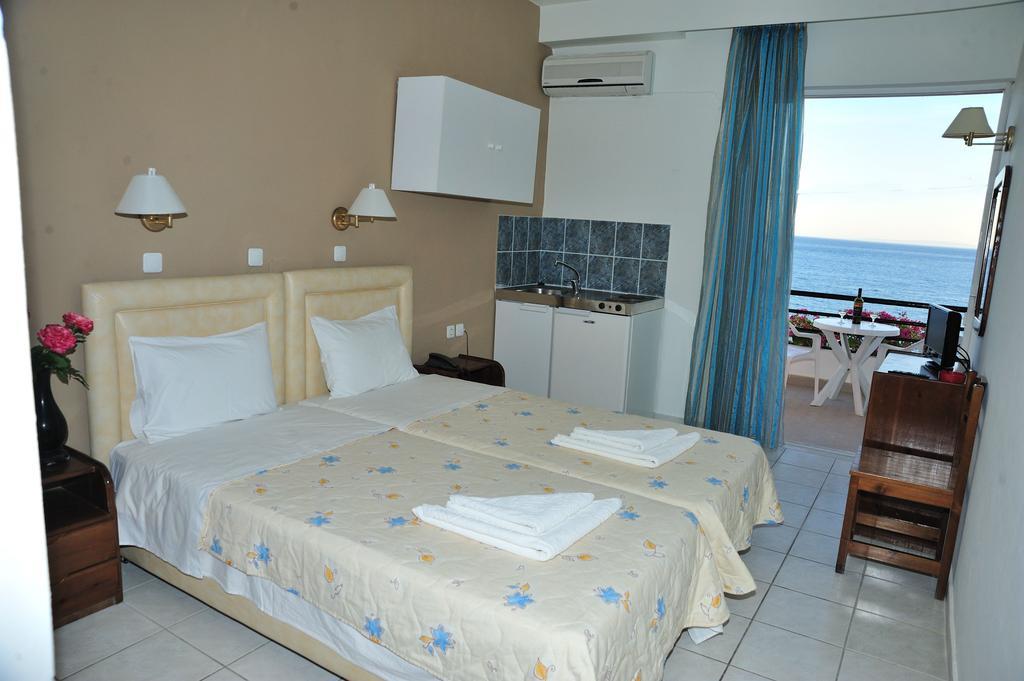 Creta Mare Hotel Plakias Bagian luar foto